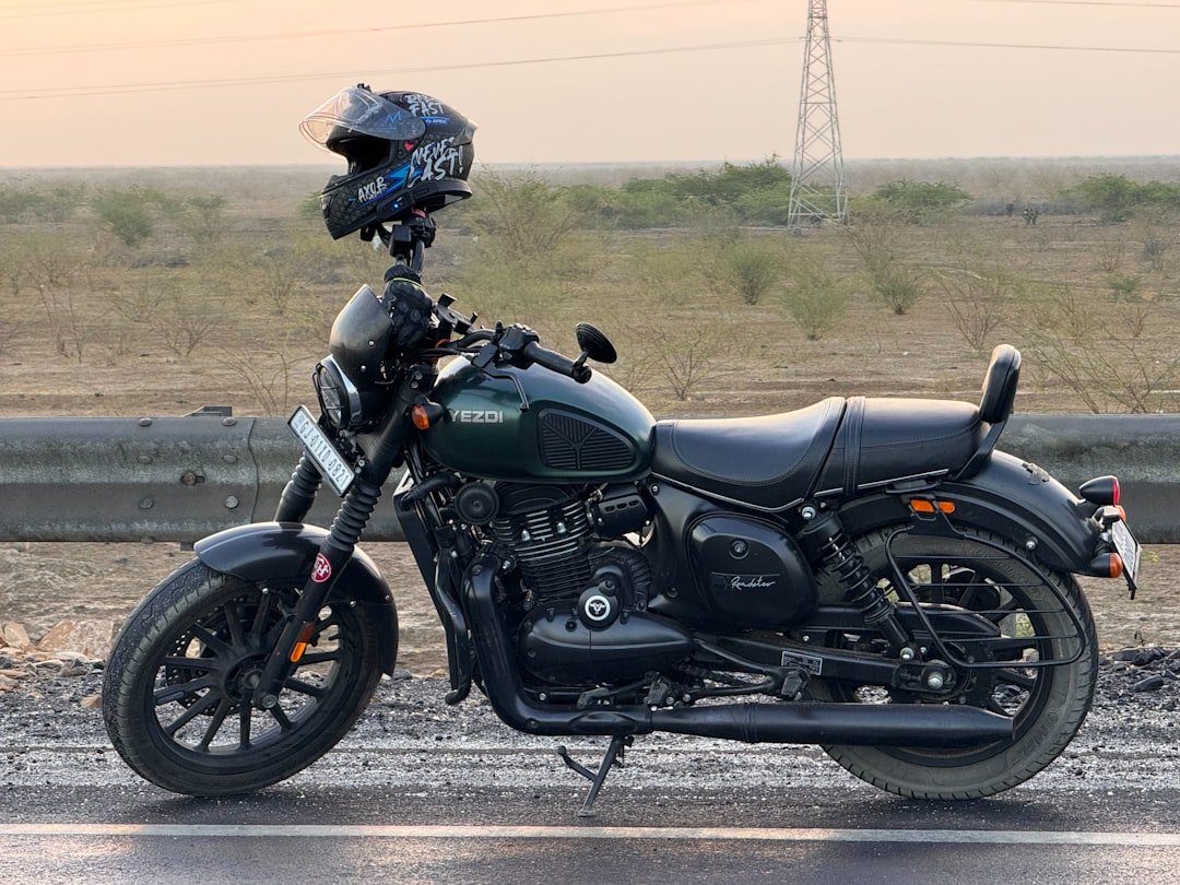 Yezdi Roadster 2023