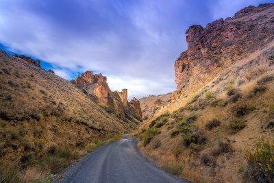 Up the wash into the canyon, gravel the whole way and the rabbitbrush still out