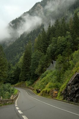 Et sted mellom to pass, taaka kom og gikk hele dagen